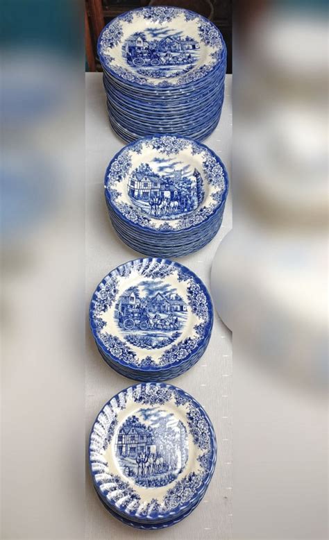 APARELHO DE JANTAR EM PORCELANA INGLESA BARRATS BRANCO E AZUL 60