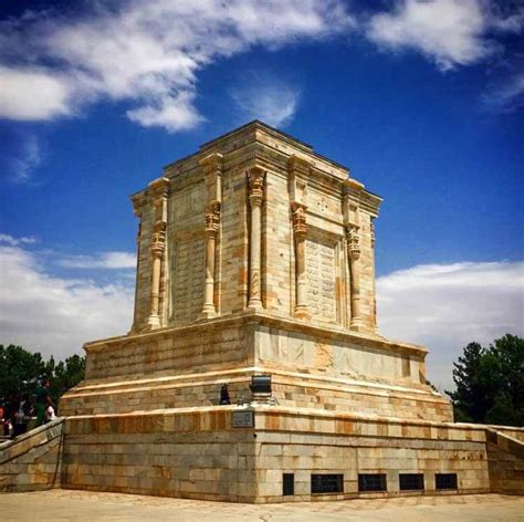 Tomb of Ferdowsi - AtlasIslamica