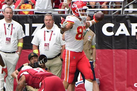 KC Chiefs Tight End Travis Kelce Was in Peak Form Against the Cardinals ...