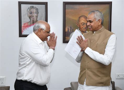 Bhupendra Patel Takes Oath As Gujarats New Chief Minister Along With 16 Ministers Zee News