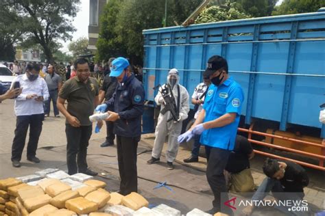 Bnn Gagalkan Penyelundupan Ratusan Kilogram Ganja Di Bekasi Antara News