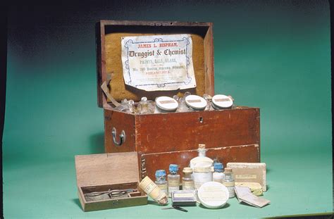 medicine chest | Smithsonian Institution