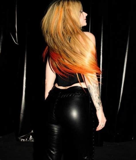 Avril Lavigne Nude Porn Pics XPicsly