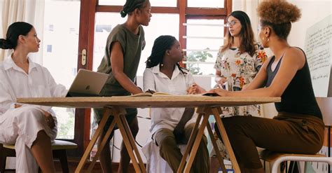 Women at the Meeting · Free Stock Photo