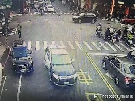 孕婦羊水破人困車陣 南警啟動急難救助7分鐘送抵醫院助順產 Ettoday地方新聞 Ettoday新聞雲