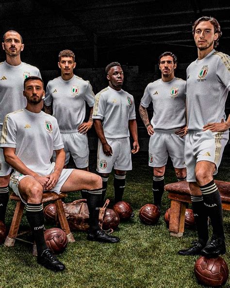 Golperu On Twitter ¡estÁ BellÍsima La Selección De Italia 🇮🇹 Presentó Su Nueva Indumentaria 🤩