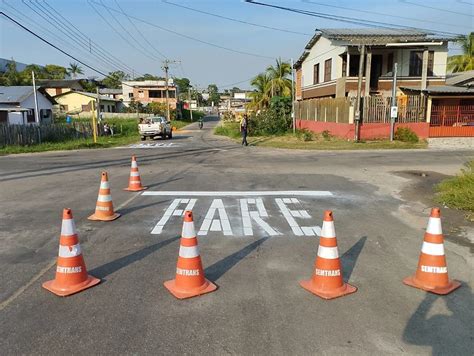 Prefeitura de Cruzeiro do Sul reforça sinalização em cruzamentos da