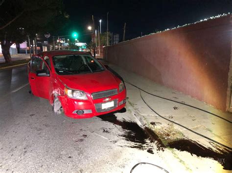 Conductor En Presunto Estado De Ebriedad Pierde El Control Y Se Estampa