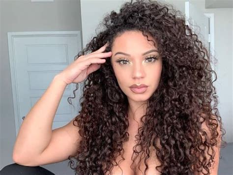 7 Hot Sexy Natalie Tortelli Bikini Pics