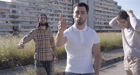 Pnl Dévoile Son Clip Tourné Dans La Cité De La Série Gomorra [video]