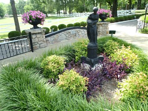 Photo Of Elvis Presley Mansion Meditation Garden Graceland Memphis