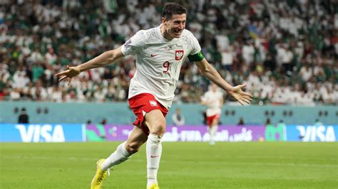 Poland 2 0 Saudi Arabia Robert Lewandowski Bags Elusive World Cup Goal