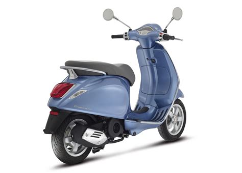 Motorrad Vergleich Vespa Sprint I E V Vs Vespa Primavera