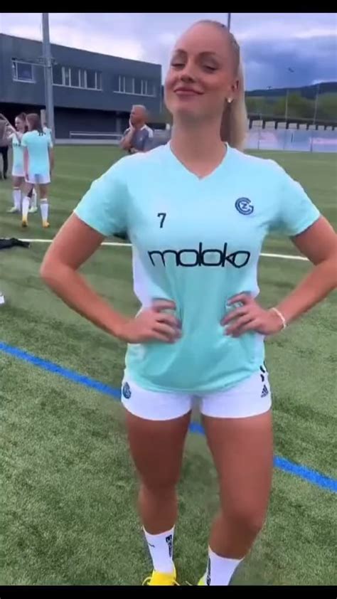 Shes So Sexy 😩🤤 Rwomensoccerlegs