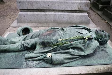 Grave Dubbed Sexiest Tomb In The Cemetery Turned Into Symbol Of Love