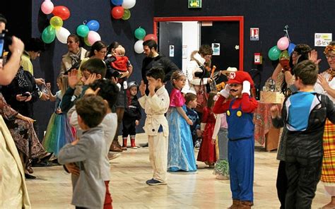 Beau succès du bal costumé de lAmicale laïque Le Télégramme