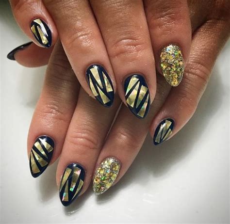 Broken Glass Nails Are The Latest Manicure Trend And They Re As Badass As They Sound Shattered