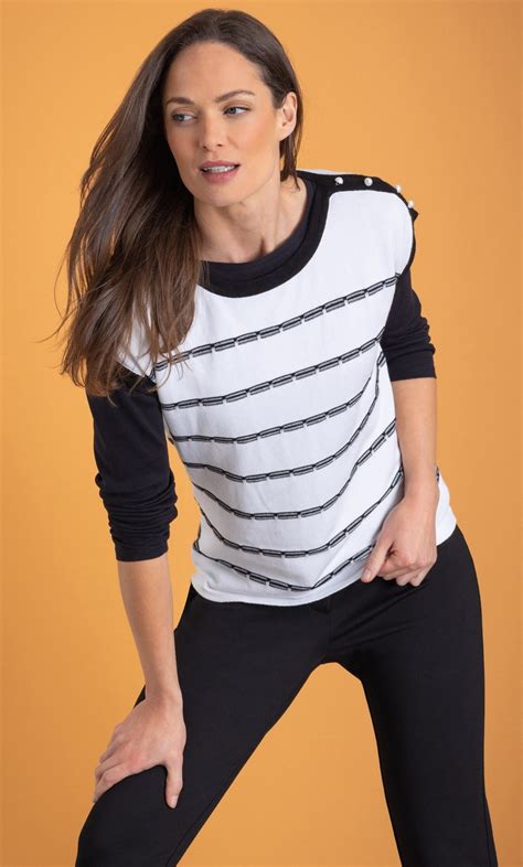 Stripe Knitted Short Sleeve Top In Black Klass