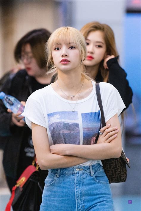 Lisa Airport Fashion / Blackpink Lisa Airport Fashion 4 July 2018 Photo 4 / Fortunately, the ...