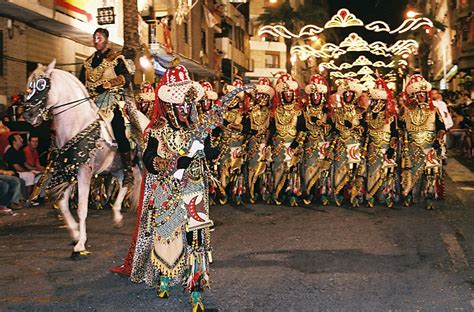 El Ayuntamiento de Valencia prohíbe la fiesta de los Moros y Cristianos