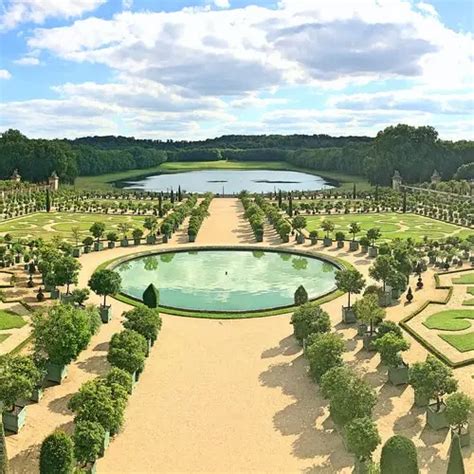 Palace Of Versailles Gardens Small Group Guided Tour Roundtrip