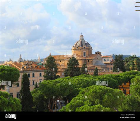 piazza venezia in Rome image italy Stock Photo - Alamy