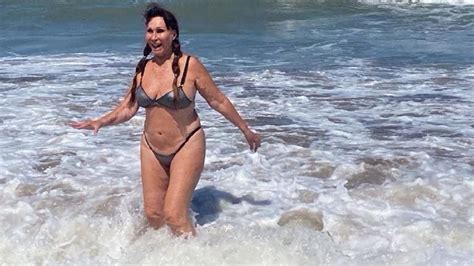 Moria Cas N Caus Furor En Redes Por Su Diminuto Bikini