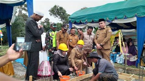 Baitul Mal Nagan Raya Bangun 35 Rumah Dhuafa Pj Bupati Letakkan Batu