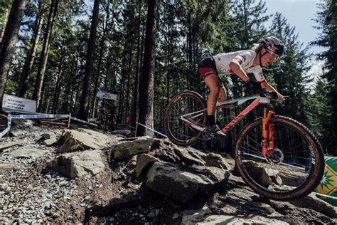 Loana Lecomte Doubles Up With Muddy World Cup Win In Nove Mesto