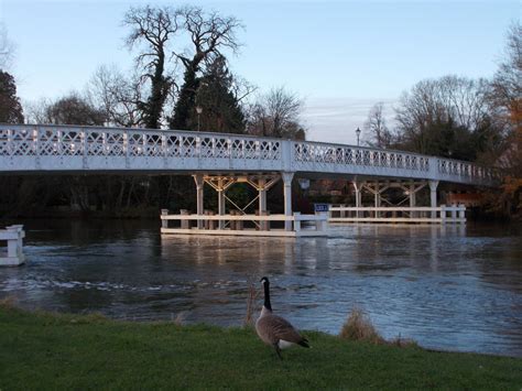 Whitchurch Bridge At Pangbourne © Peter S Cc By Sa20 Geograph