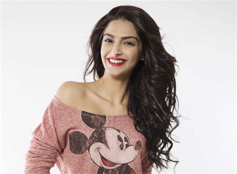 Sonam Kapoor Indian Actress Model 12 Wallpapers Hd Desktop And