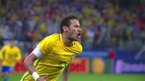 Gol do Brasil Neymar arranca pela esquerda invade a área e amplia