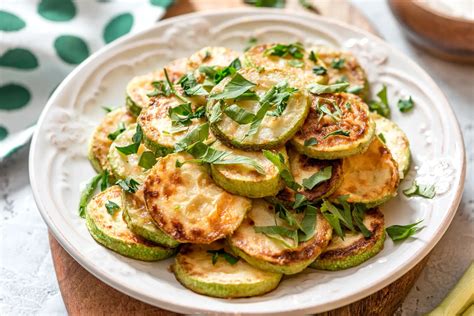 Receita de abobrinha na airfryer prato saudável saboroso e fácil de