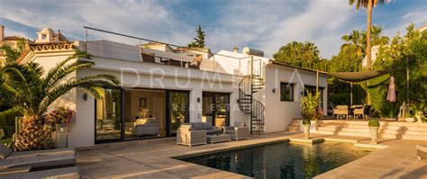 Beautiful Renovated Luxury Villa With Golf And Mountain Views In Nueva