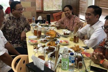 Jokowi Makan Siang Bareng Anies Baswedan Dan Para Pejabat