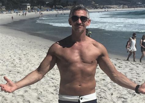 Gary Lineker Reiterates He Will Present Match Of The Day In Nothing But His Pants If Leicester