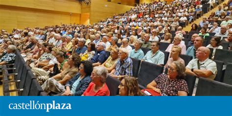 La Universitat Per A Majors De Luji Dona La Benvinguda Al Seu