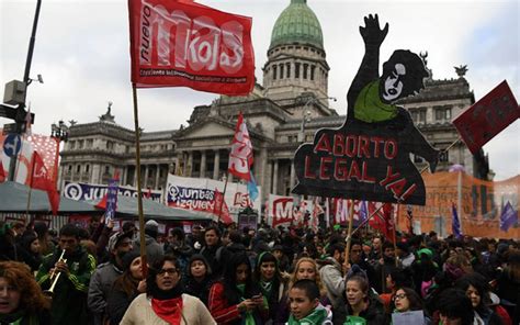 Diputados De Argentina Aprueban Ley Para Despenalizar El Aborto El