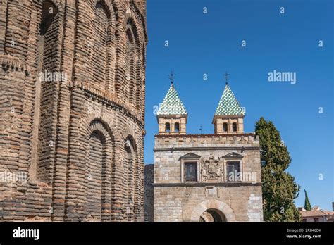 Puerta De Bisagra Nueva Gate Toledo Spain Stock Photo Alamy