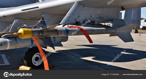 Air Force Aim Sidewinder Missile Stock Editorial Photo