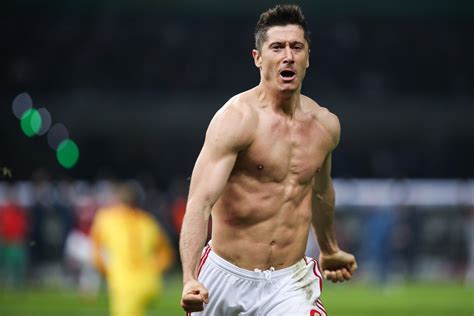 Robert Lewandowski Robert Lewandowski Zmieni Kolor W Os W Co Za