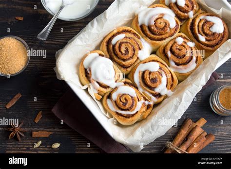 Cinnabon Wallpaper Woodslima