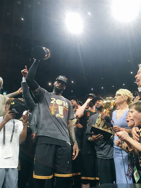 Nba Finales 2016 Historique Les Cavaliers Et Lebron James Arrachent Le Titre Aux Warriors