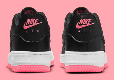 Nike Air Force 1/1 GS Black Hyper Pink DB4545-005 | SneakerNews.com