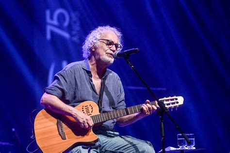 Show de Renato Teixeira encerra comemorações dos 75 anos do Sesc PR