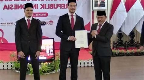 Ragnar Oratmangoen Dan Thom Haye Resmi Disumpah Wni Siap Lakoni Debut