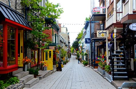 Quebec City Walking Tour — The City Sidewalks