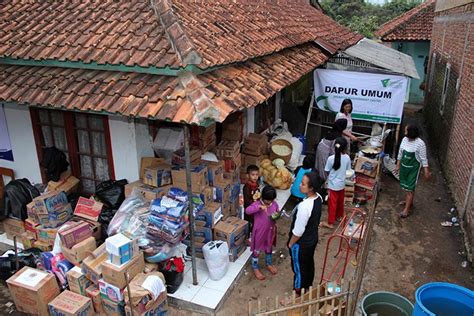 Mengajak Masyarakat Bangkit Bersama Melalui Dapur Umum Dompet Dhuafa