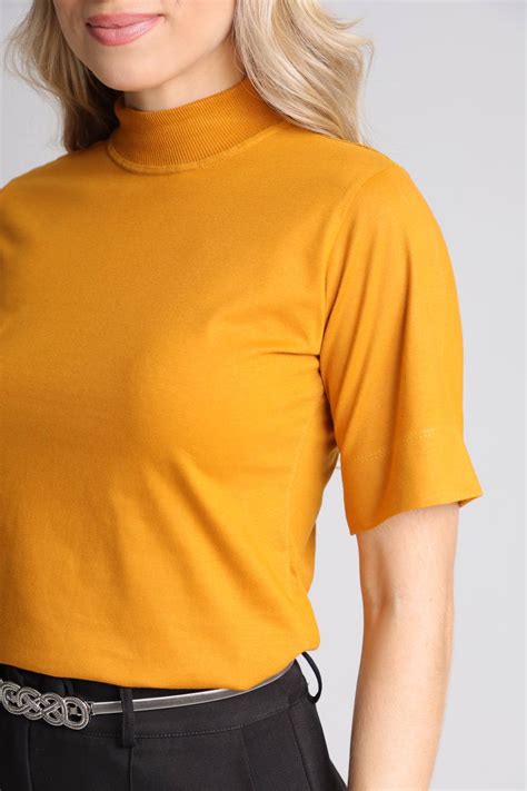 T SHIRT GOLA ALTA AMARELO SAFFRON Valentt Fabrica De Moda