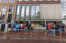 La Statua Di Anna Frank Segnala La Vicinanza Foto Amsterdam Casa